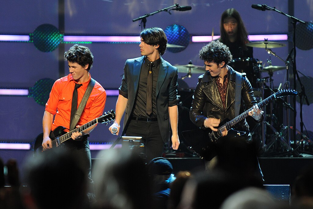 Why Did The Jonas Brothers Break Up? image 0